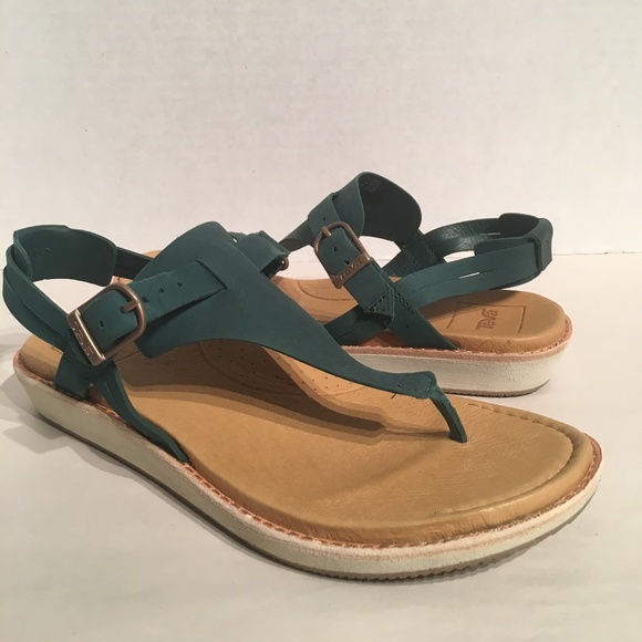 teva encanta thong sandal